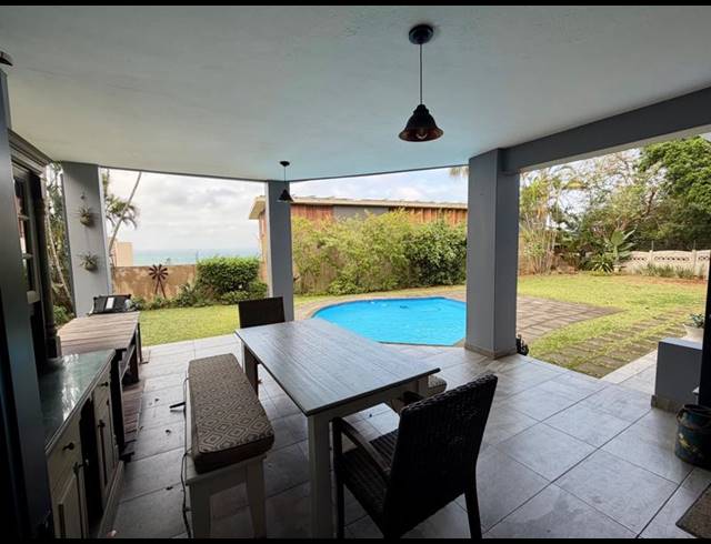 8 BEDROOM HOUSE FOR SALE IN UMHLANGA CENTRAL